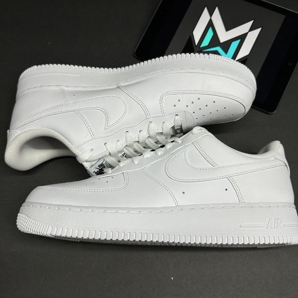 Athletic_Shoes